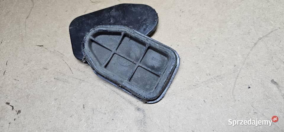 Zaślepka mercedes w123 w115 1156930030 osobowe wielkopolskie Zbąszyń
