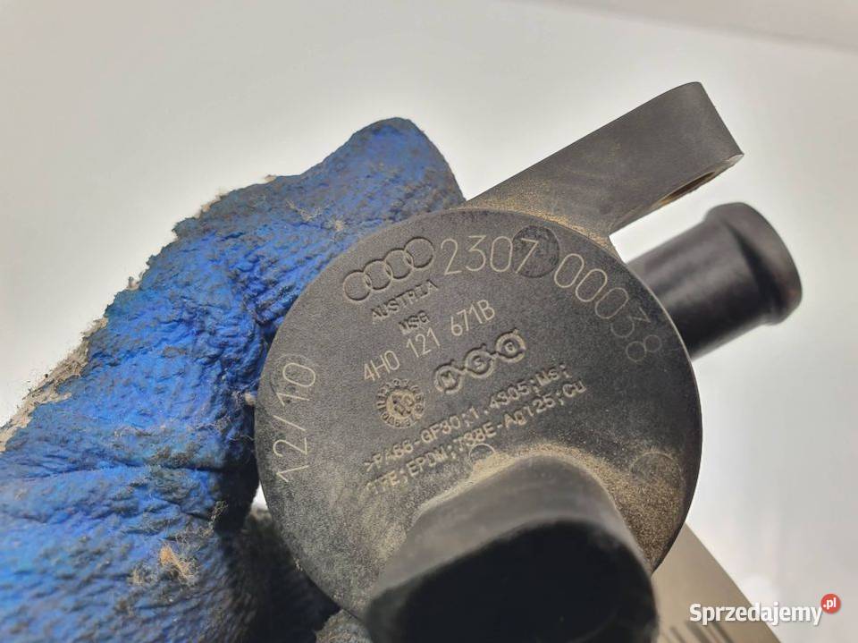 POMPA WODY AUDI A8 D4 4H0121671B Lipno