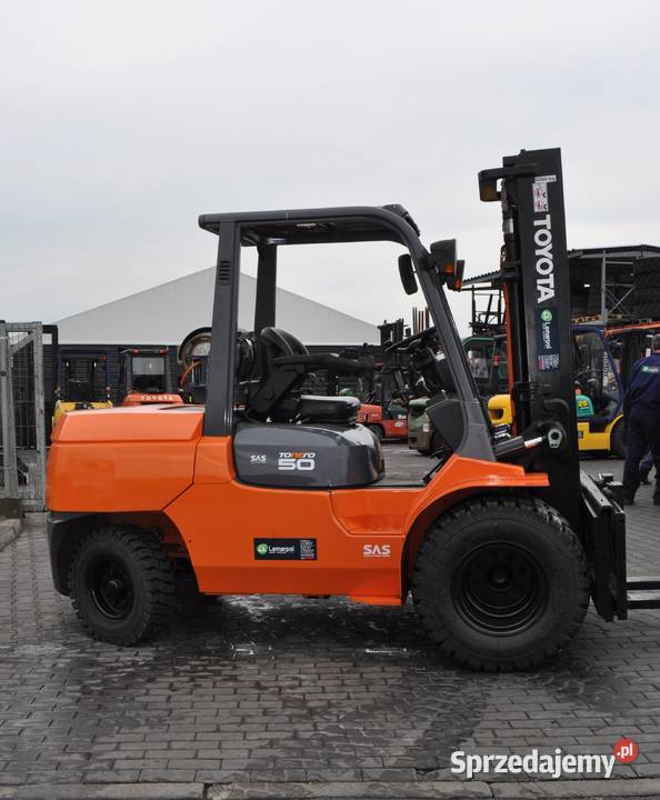 WÓZEK WIDŁOWY TOYOTA 027FGA50 gaz Zator