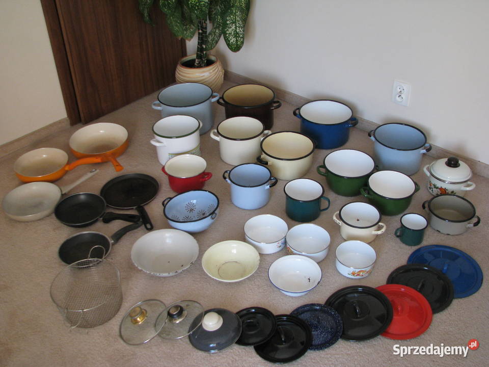Emaliowane garnki pokrywki patelnie miski małopolskie Brzegi