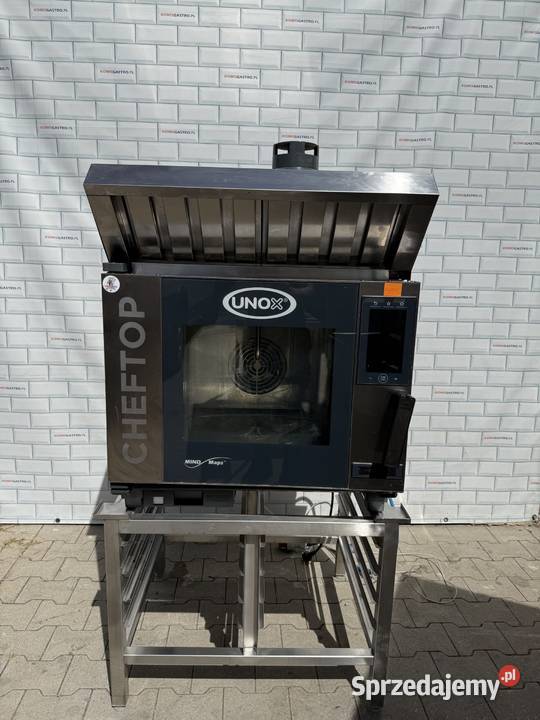 Piec konwekcyjnoparowy UNOX z okapem
