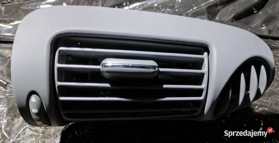 Mercedes Cklasa W203 20 129 kratka nawiewu prawa dolnośląskie Jelenia Góra