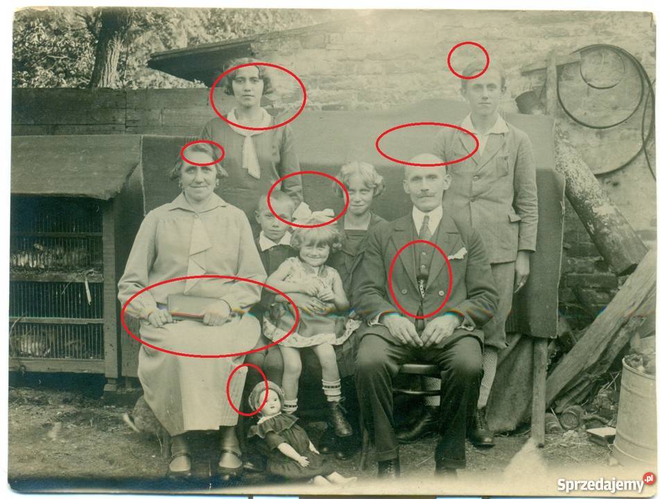 Stare zdjęcia rodzina dziecko lalka wesele