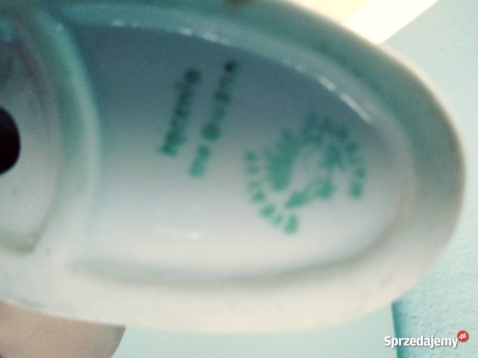 Steatyt Katowice dziewczynka z konewką sygn z Łódź