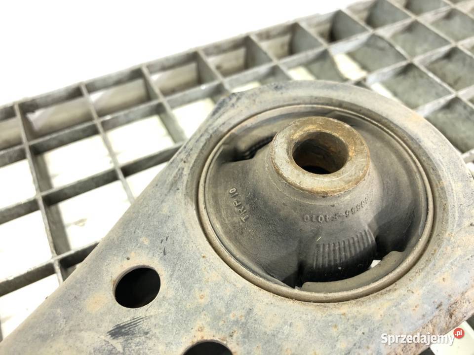 WAHACZ PRAWY PRZÓD TOYOTA CHR Crossover PRZEDNI Wahacze podkarpackie