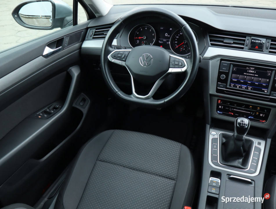 VW Passat 15 TSI Rok produkcji 2021 łódzkie Łódź sprzedam