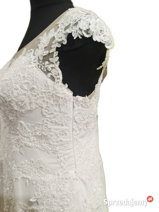 Wyjątkowa sukienka ślubna z Bridal cape 4XL48 Myszków