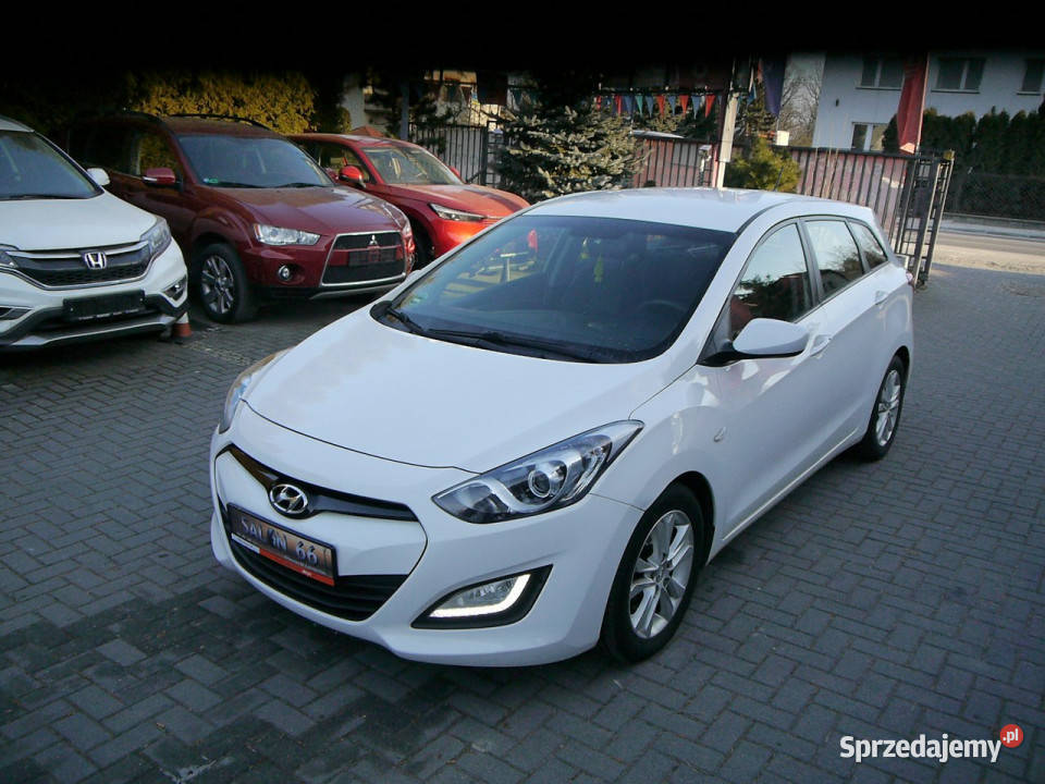 Hyundai i30 16d Led Stan B 100bezwypadkowy 1wł z immobilizer sprzedam