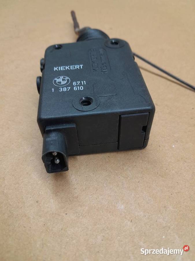 BMW E36 siłownik zamka klapy bagażnika 67111 387