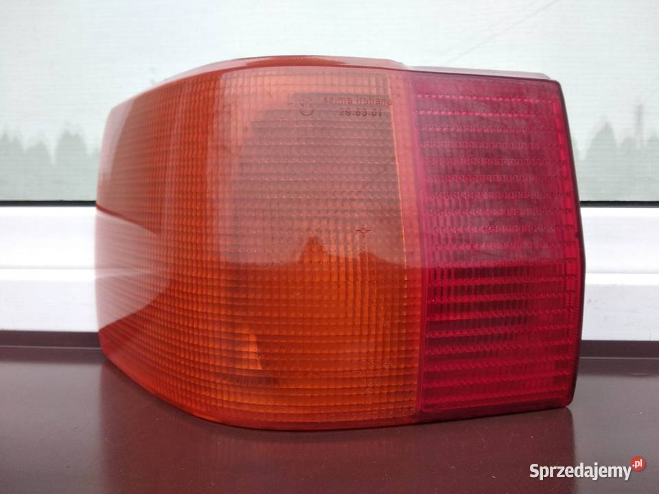 Audi 80 B3 lampa tył tylna lewa narożna w Sieradz