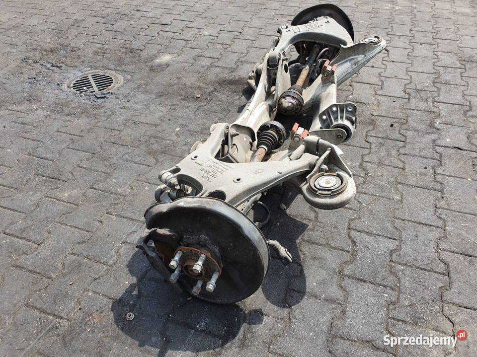 BELKA SANKI TYŁ AUDI A8 D3 4E0505235H Lipno