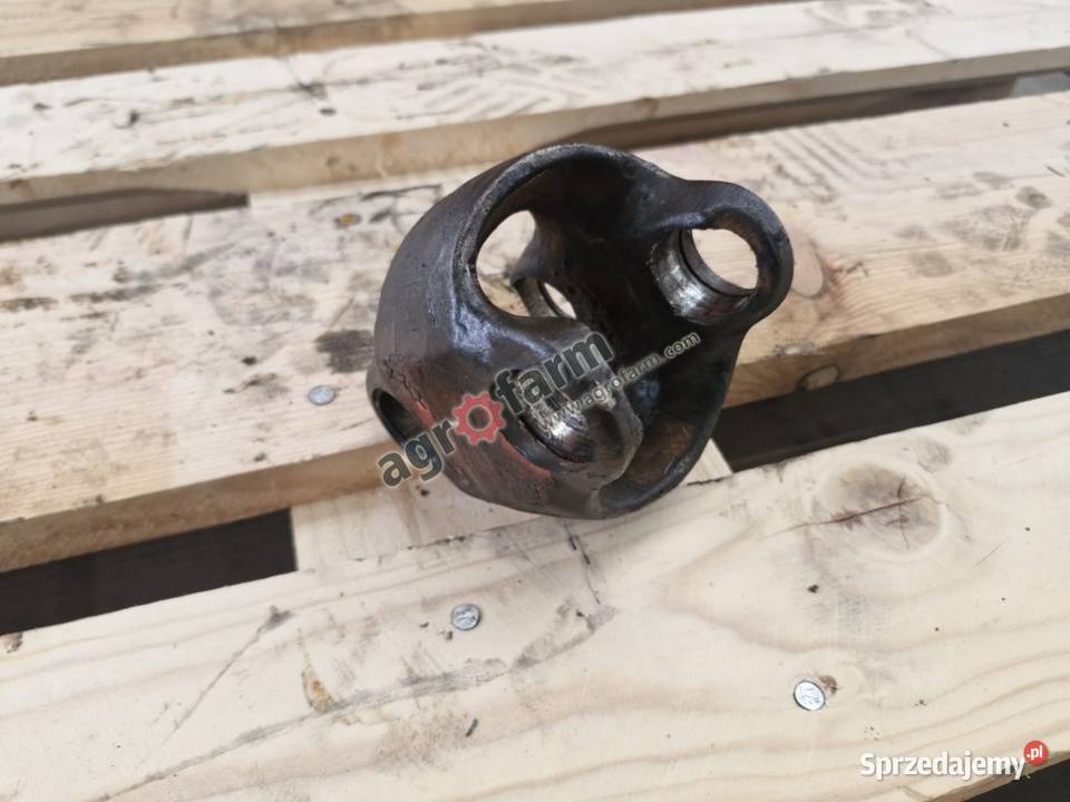 Łącznik półosi Massey Ferguson 6130 6140 4245 Byków