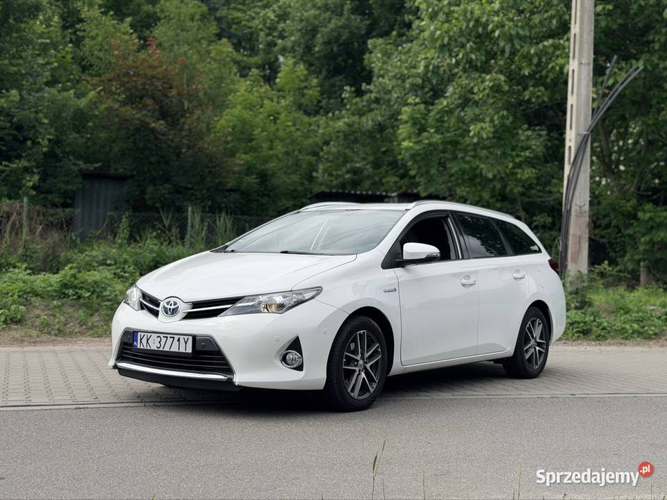 Toyota Auris Touring Sports 18 Hybrid 2014 sprzedam