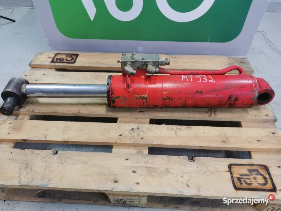 Cylinder hydrauliczny poziomowania łyżki Manitou wielkopolskie Wilkowo