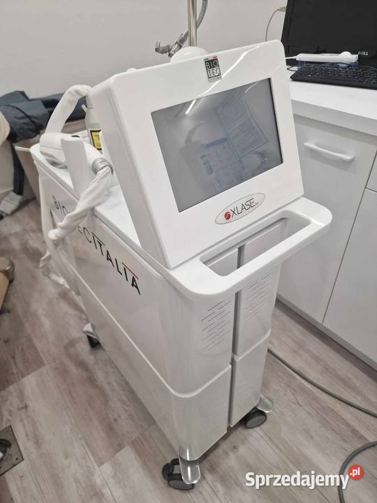 Urządzenie medyczne XLASE Plus z trzema Warszawa