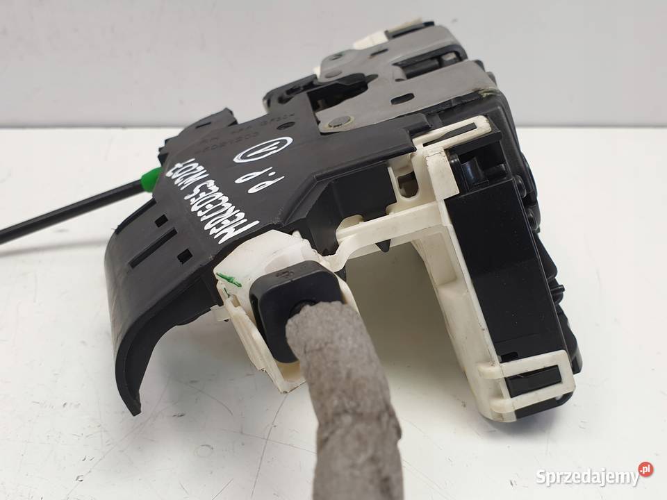 Mercedes C207 A207 W207 ZAMEK DRZWI PRAWY przód Rudka