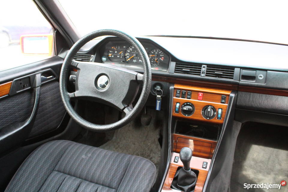 MercedesBenz W124 280TE 28 benzyna 197 8 900 Rok produkcji 1993