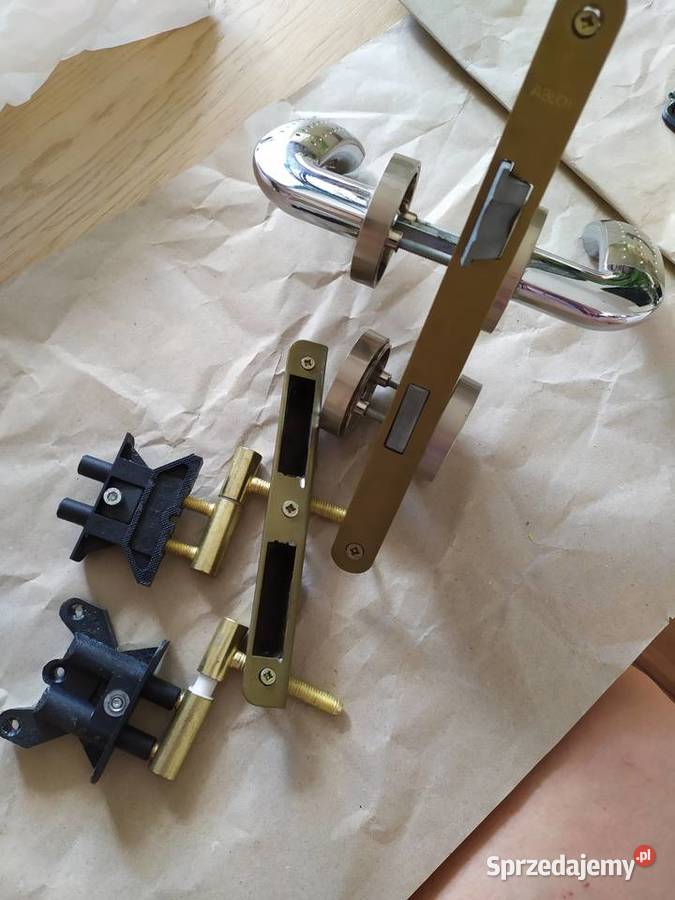 Zamek Abloy kpl z klamką i zawiasami 2 Rumia sprzedam