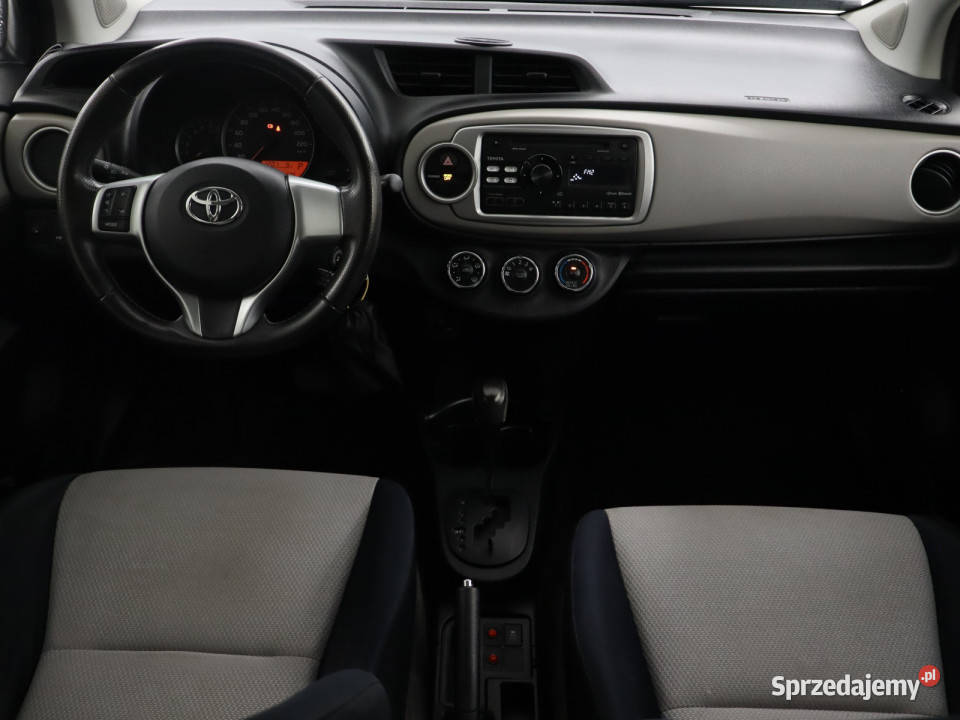Toyota Yaris 133 Dual VVTi niebieski dolnośląskie Bielany Wrocławskie