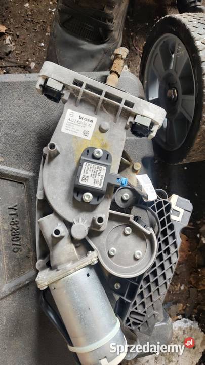 Mechanizm dociąg klapy a2128203642 Mercedes w204 osobowe