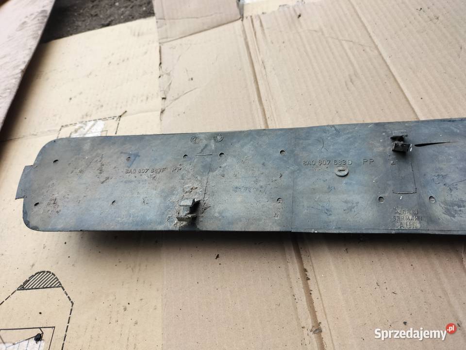 AUDI 80 B4 8A0807683 ŚRODKOWA KRATKA ZDERZAKA Kamień-Kolonia
