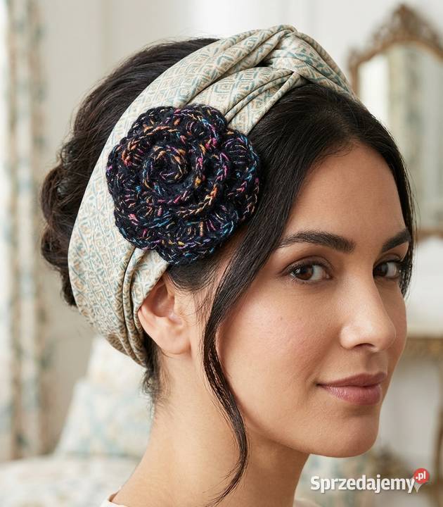 Szydełkowy kwiat zamiast bukietu kwiatów Klamry i Spinki Lublin