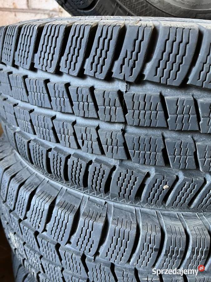 Opony zimowe na felgach trafic 2056516c z sprzedam