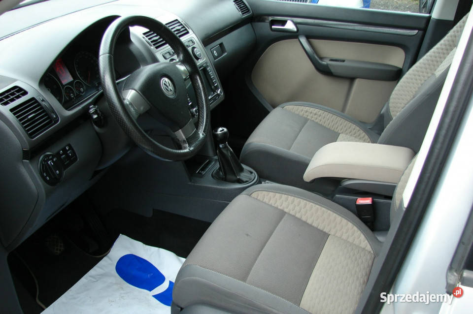 Volkswagen Touran VW Touran Cross 20 TDi 140 I manualna