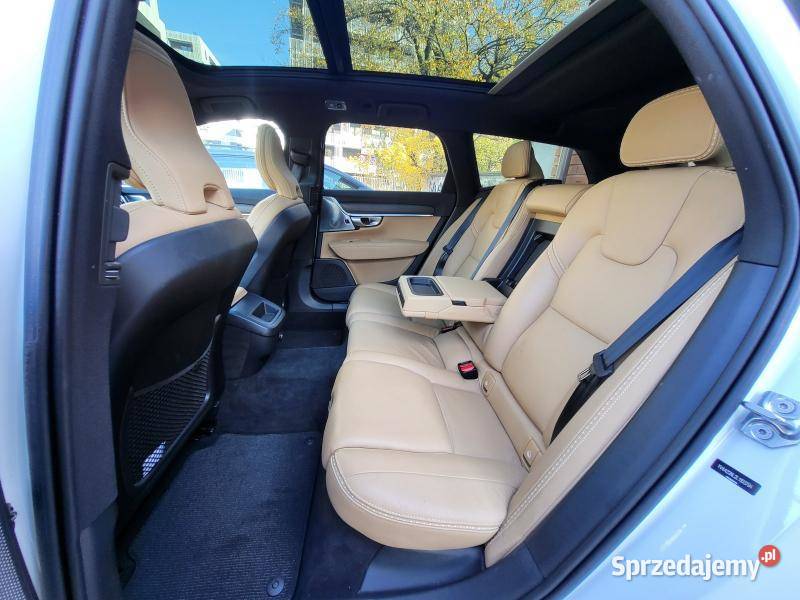 Cross Country AWD4X4 20 benzyna T6 310 Rok produkcji 2020 Warszawa