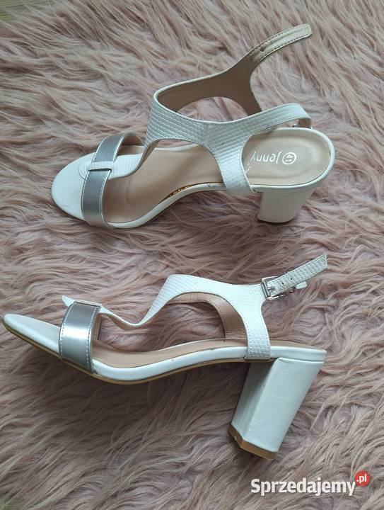 Śliczne białe wężowe sandałki buty na obcasie Kraków sprzedam