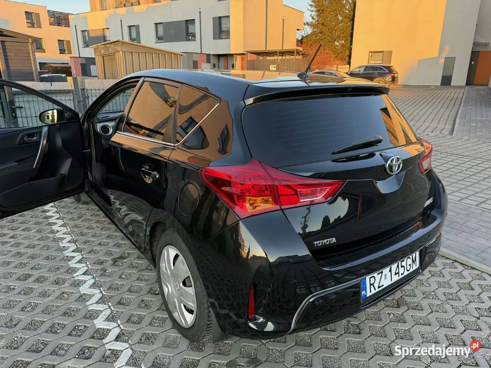 Toyota Auris 16 benzyna gaz salon Polska podkarpackie Rzeszów