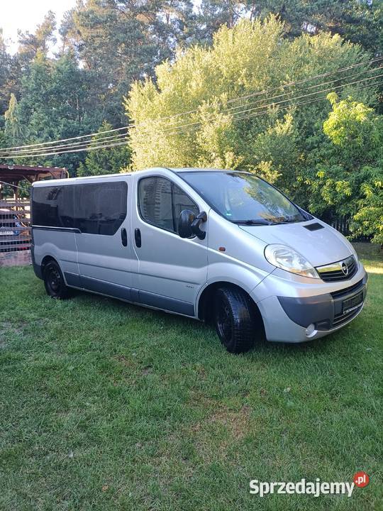 OPEL VIVARO 25 CDTI 9 osobowy LONG światła przeciwmgielne