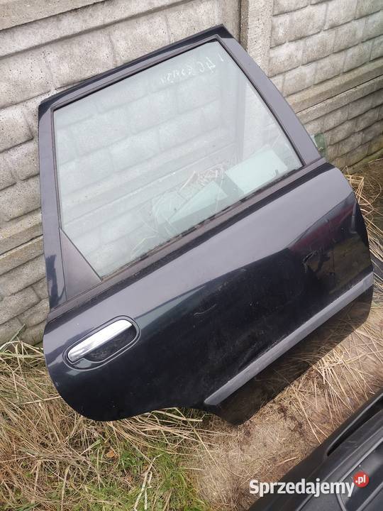 Volvo v 40 drzwi prawy tył osobowe Czerwionka-Leszczyny sprzedam