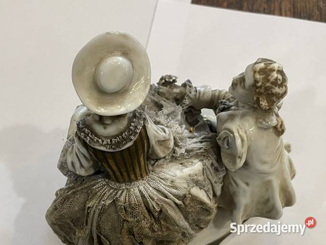 Porcelanowa figurka rokokowa Sitzendorf w stylu Kraków
