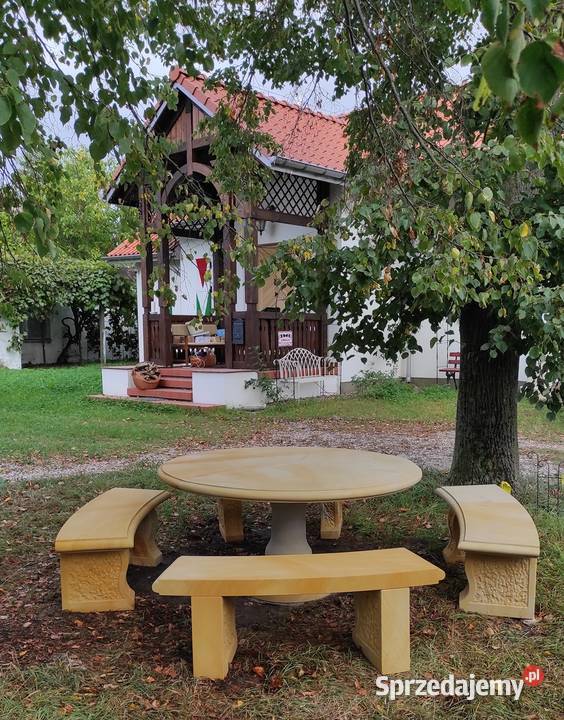 Stół z 4 ławkami z piaskowca naturalny kamień inny kolor Kamienna Góra