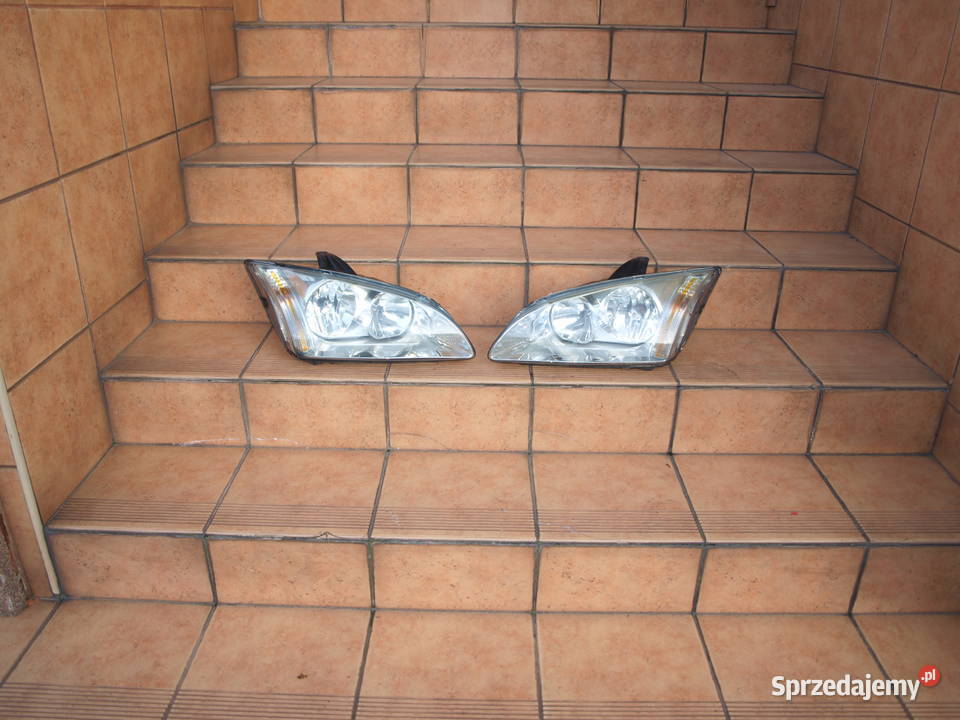 Ford Focus Mk2 lampy przód zwykłe 2004 2008r osobowe Kalisz sprzedam