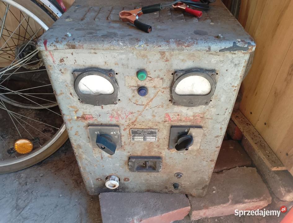 Prostownik 1224v solidny z prl Drożki