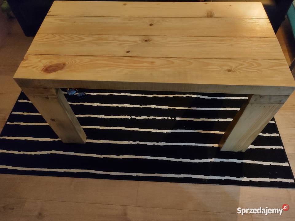 Stół drewniany z belek