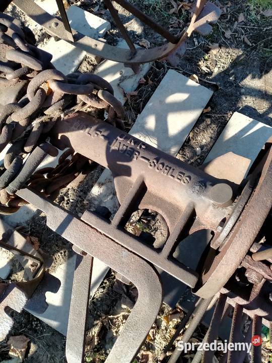 Zabytkowa kopaczka konna do ziemniaków Dębica