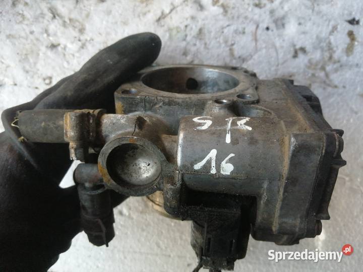 Przepustnica Volkswagen Golf IV 16SR Części samochodowe