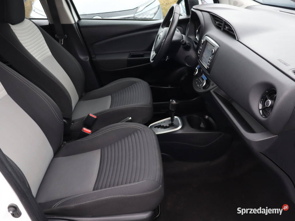 Toyota Yaris 15 Hybrid Yaris Bielany Wrocławskie