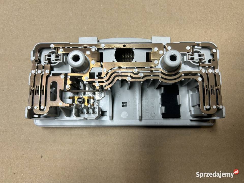 Lampka kabiny Passat B5FL 3b0947105c Grudziądz