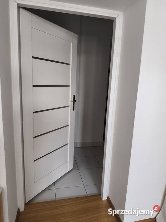 Nieruchomość Mieszkanie parter w centrum internet