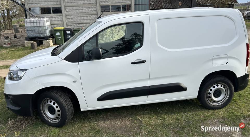 Toyota proace city kupiony w polskim salonie Łódź