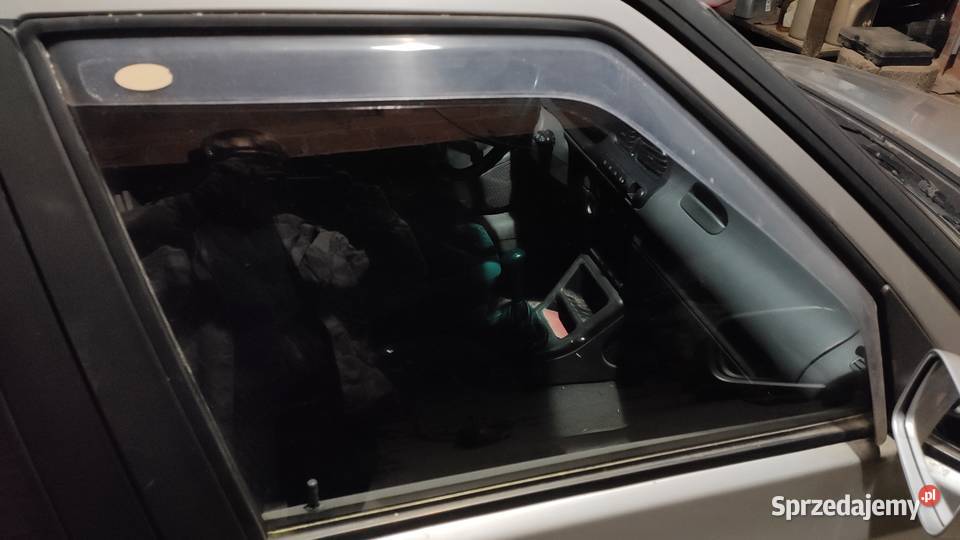 Skoda Felicia części hak rozpórka koła owiewki