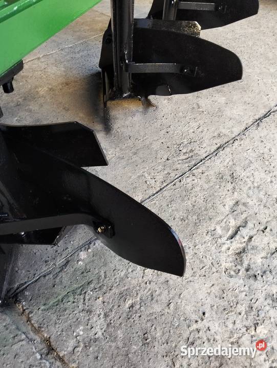 Sprzedam pług 3 skibowy Grudziądz nieuszkodzony Huta Koszary