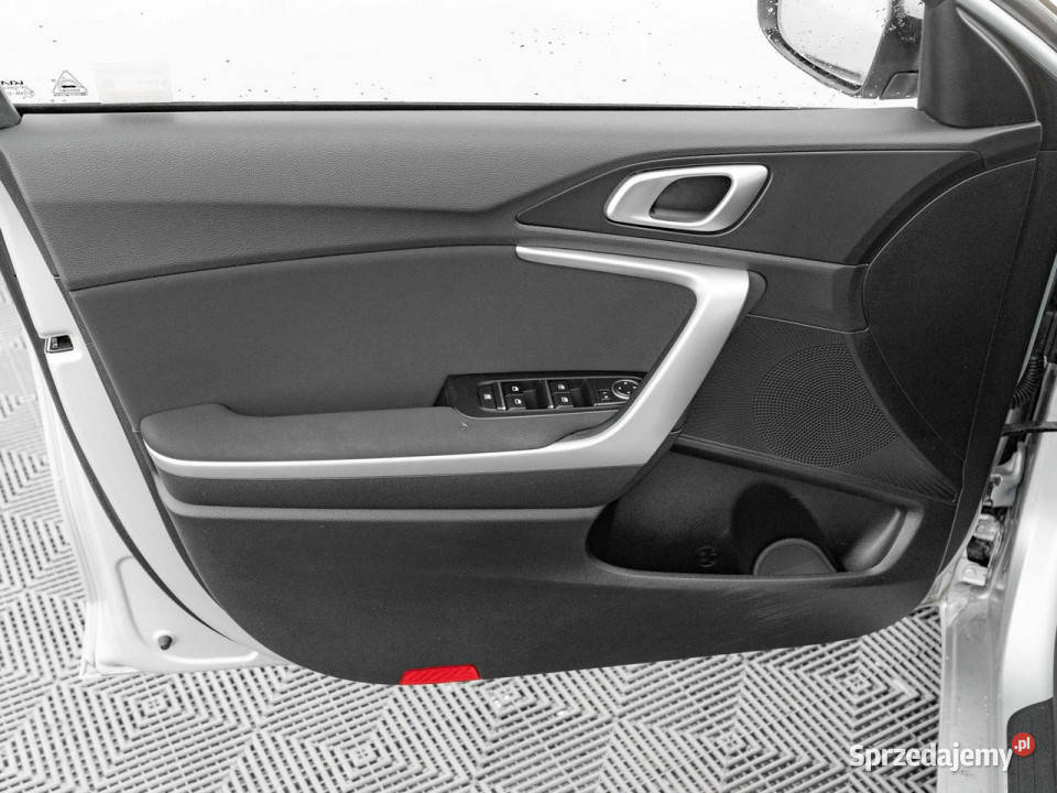 Kia Ceed GD4E96915 TGDI M 2 stref klima Kcof Zarejestrowany w Polsce Pępowo