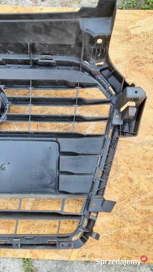 AUDI A1 8XA 1317r GRILL ATRAPA CHŁODNICY