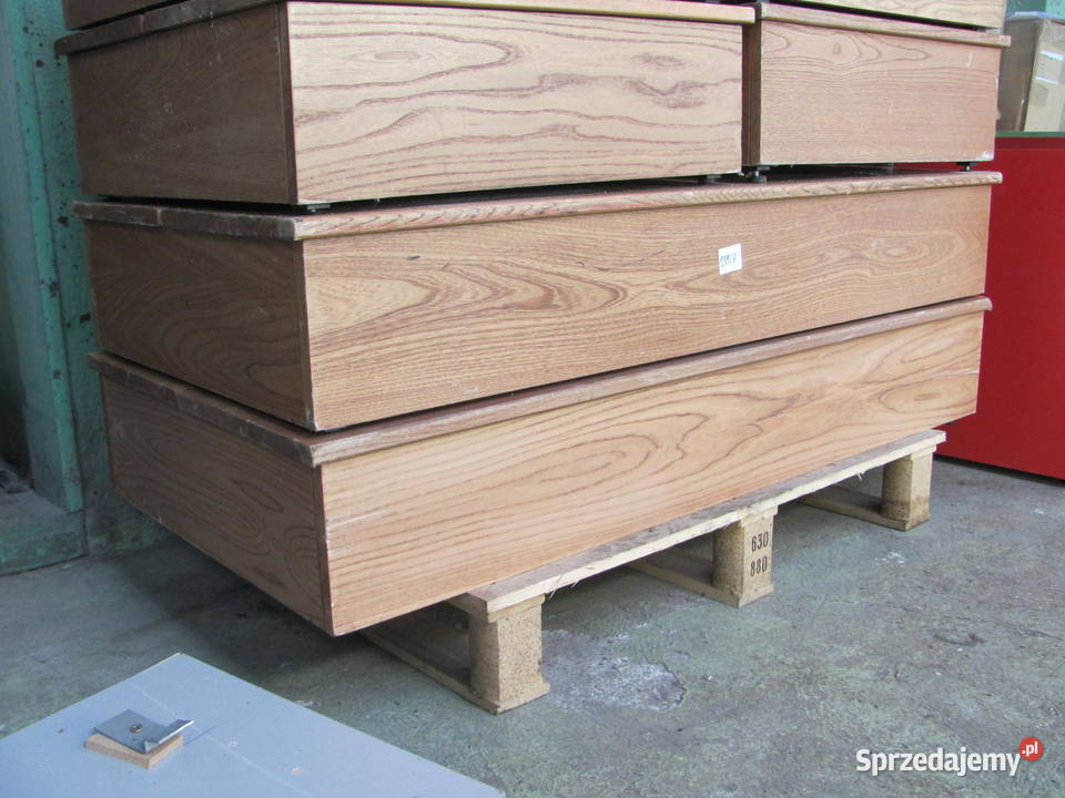 Syndyk sprzeda wyposażenie sklepów odzieżowych Biznes i Przemysł Staszów sprzedam