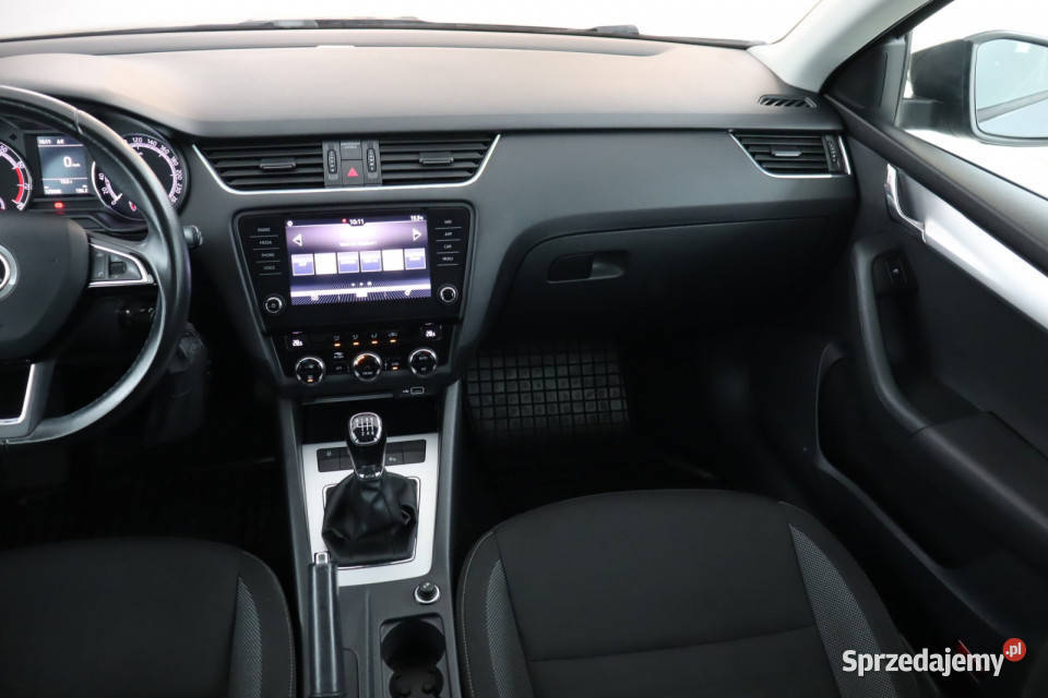 Skoda Octavia 14 TSI światła przeciwmgielne Zabrze
